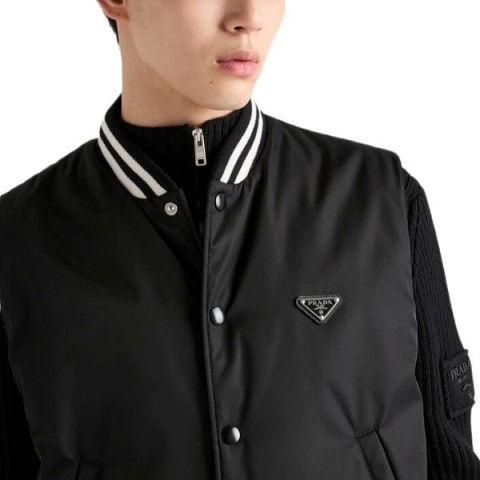 프라다 나일론 패딩 조끼 - ZB 공장 【매장 - 리셀가 260만원대】